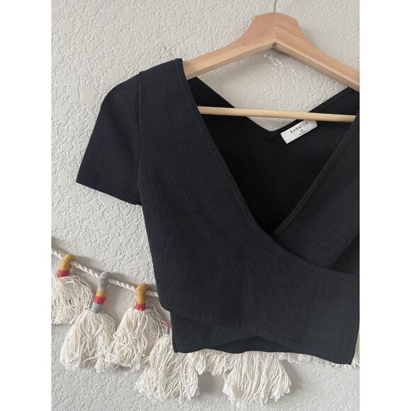 Babaton Aritzia Sculpt Knit Wrap Cropped Short Sleeve Crop Top Black Basics XS - Picture 3 of 7